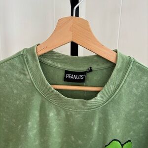 Peanuts NWT Snoopy St Patrick’s Day Acid Wash Sweatshirt Large (Tag 1X) NOTE